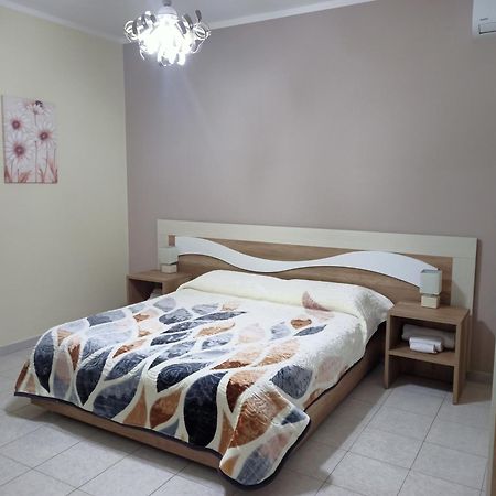 B&B Aereostation Lamezia Terme Quarto foto